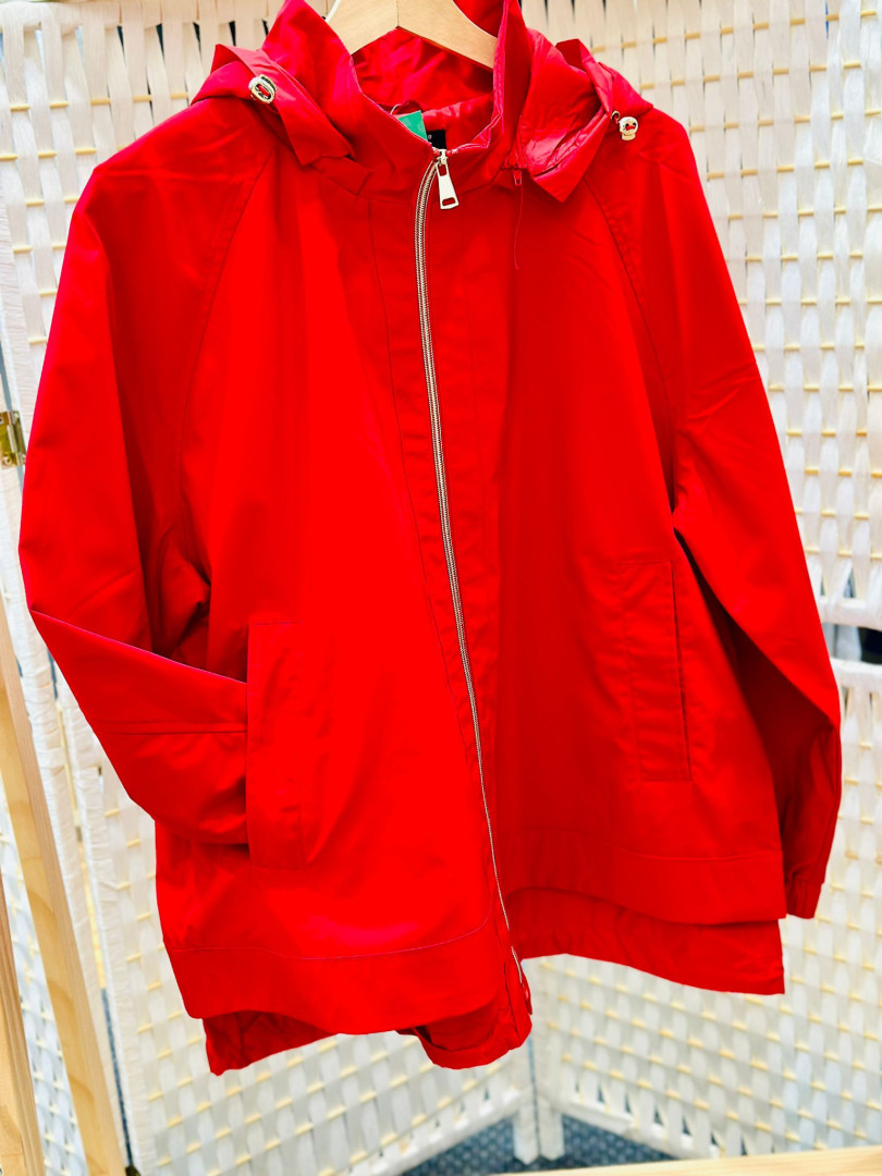 Parka roja capucha desmontable