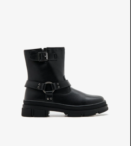 Botas chica  con hebilla