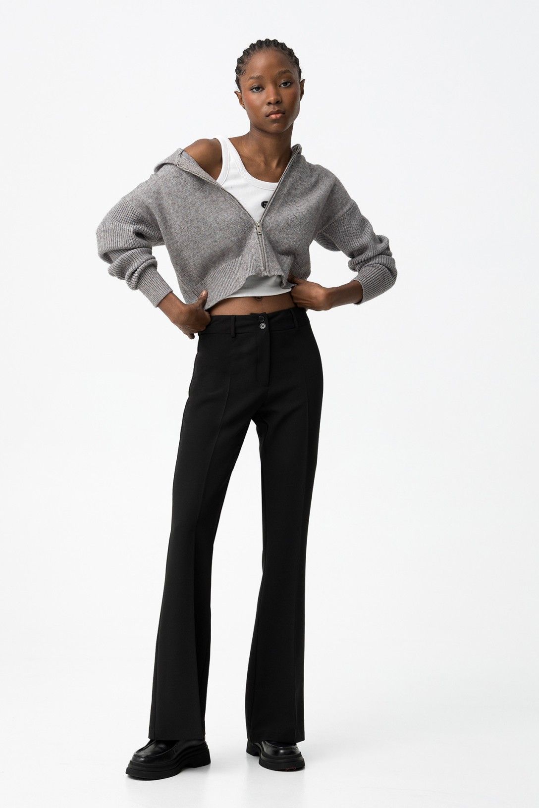 Pantalón punto acampanado