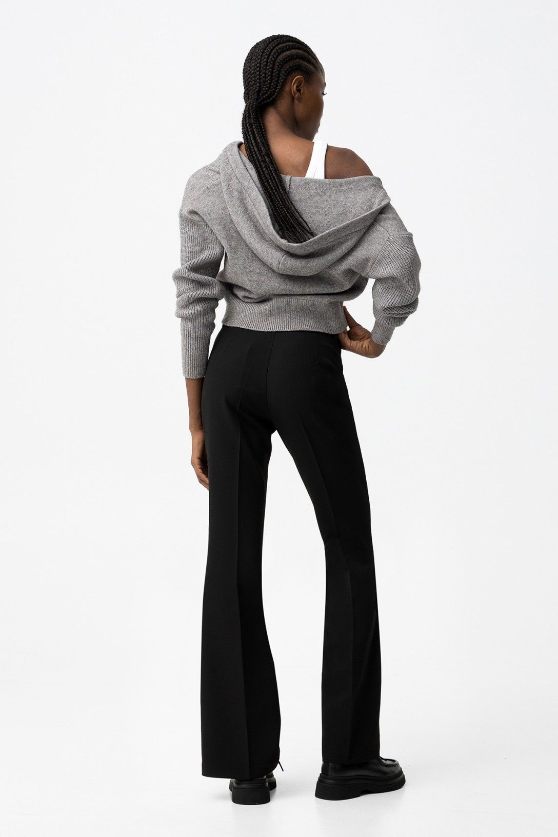 Pantalón punto acampanado