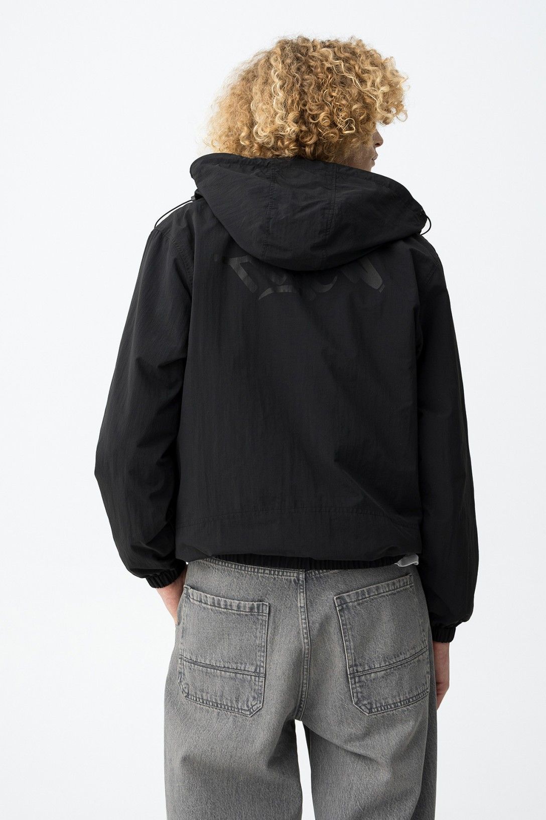 Cazadora Ancha Capucha
