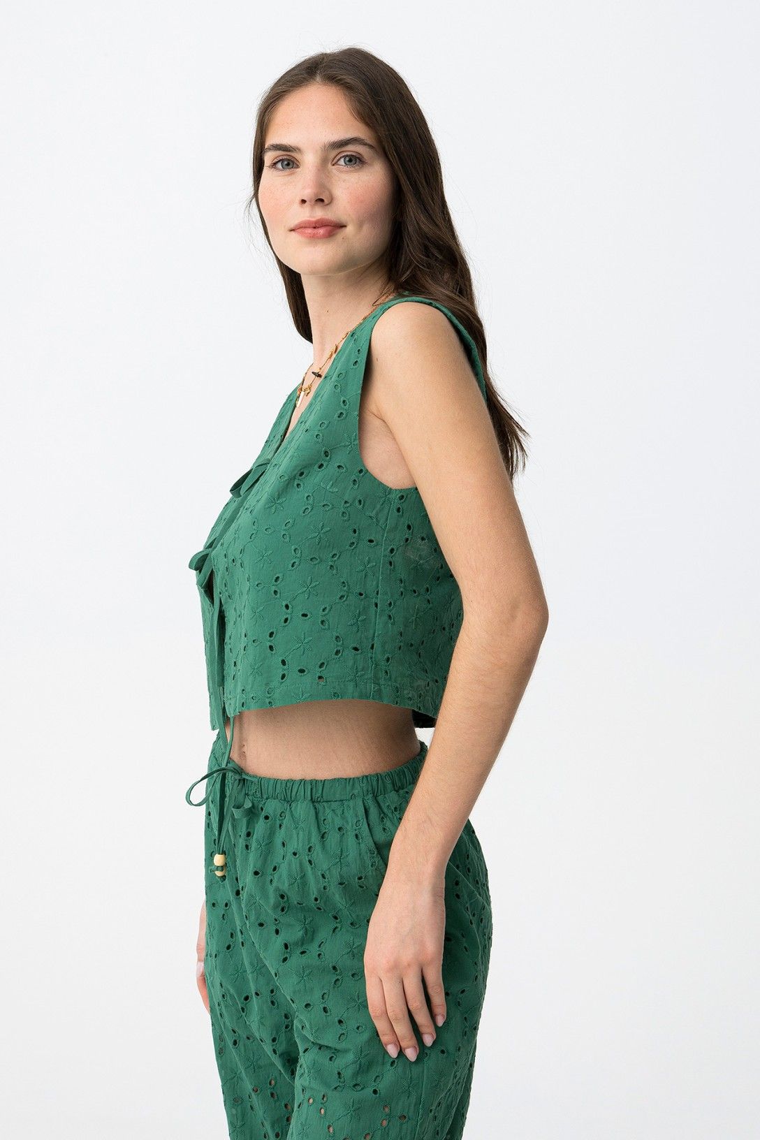 Top Sin Mangas Perforado