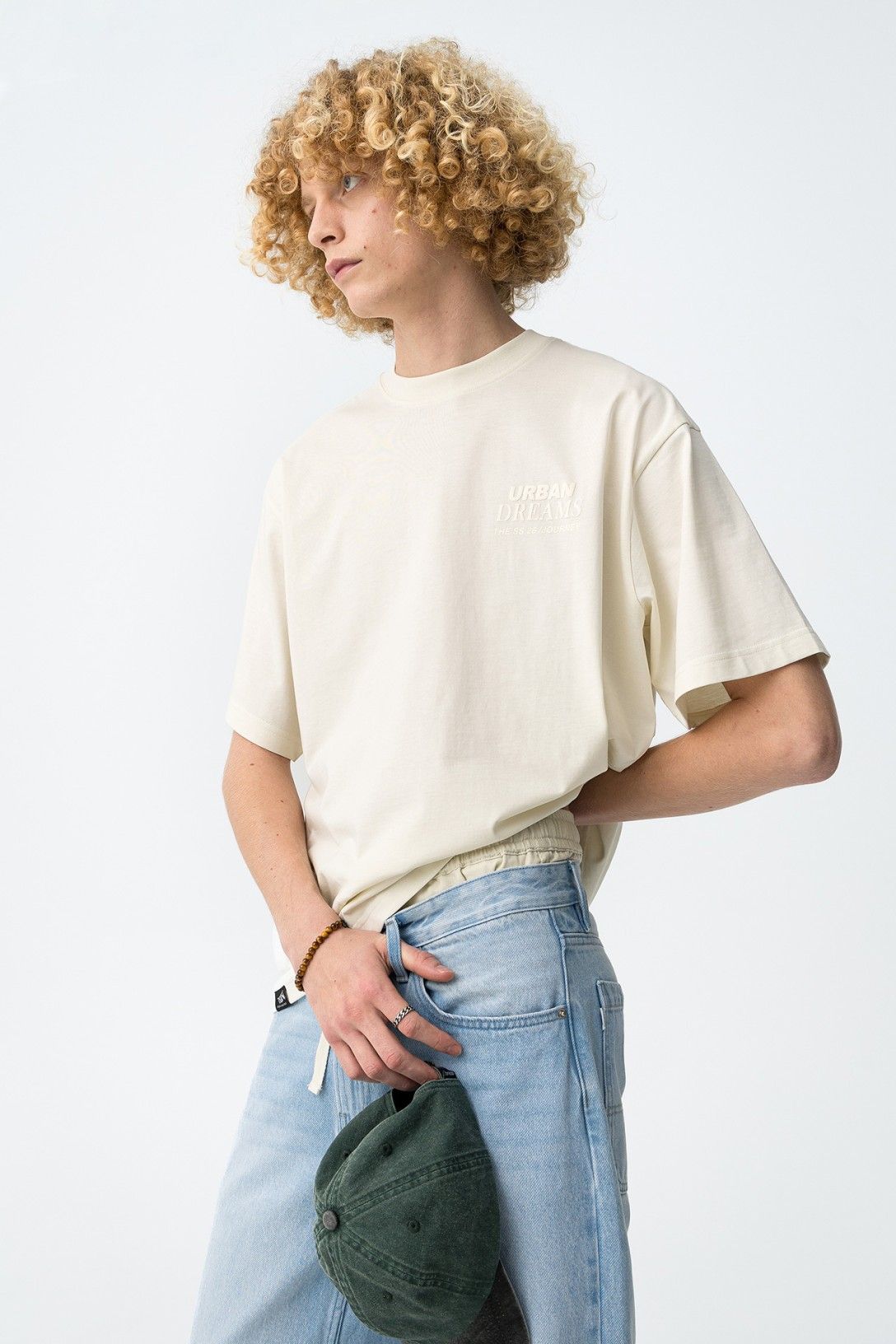 Camiseta  estampa frontal y espalda manga corta.