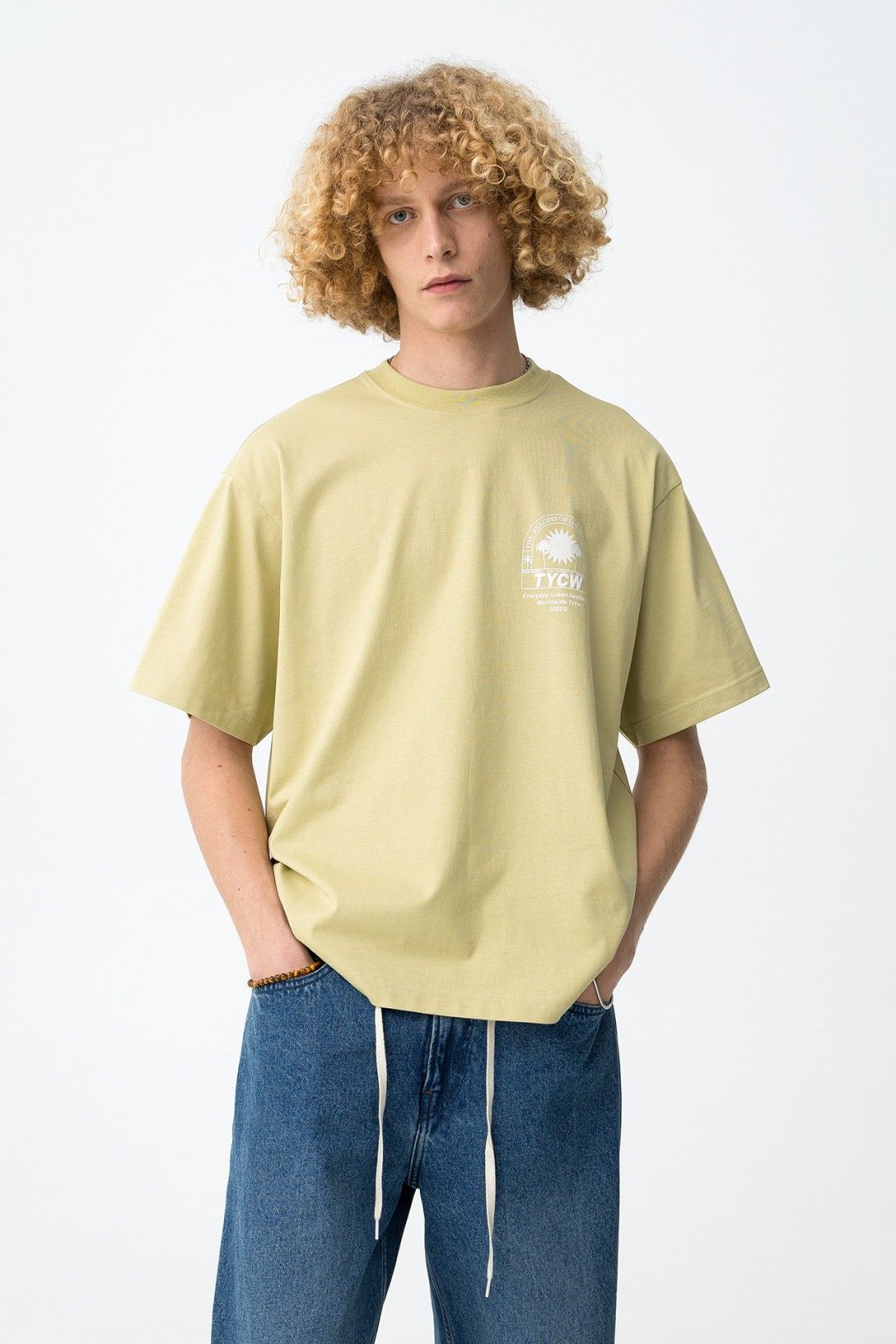 Camiseta  estampa frontal y espalda manga corta.
