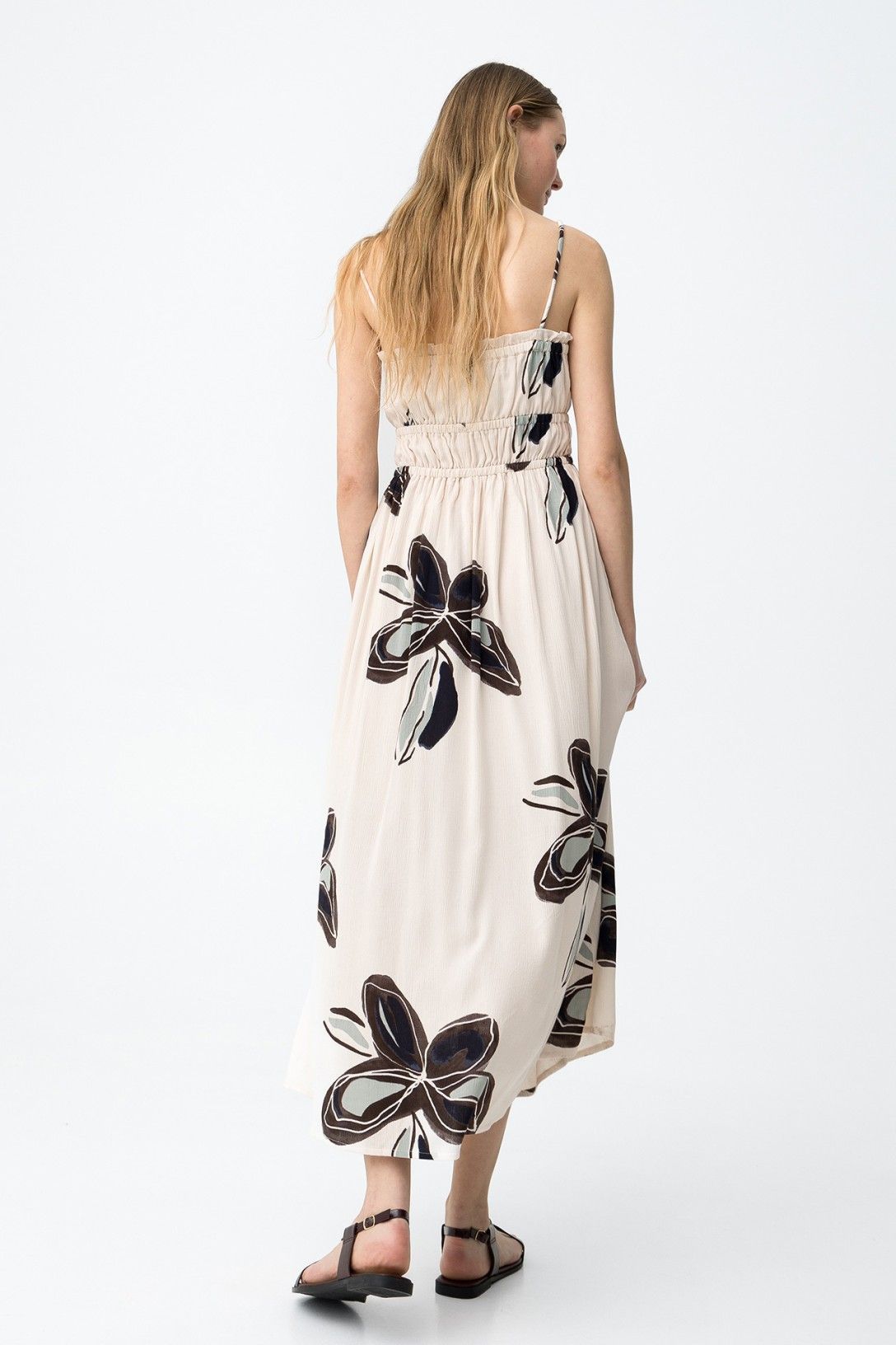 Vestido largo estampado floral.