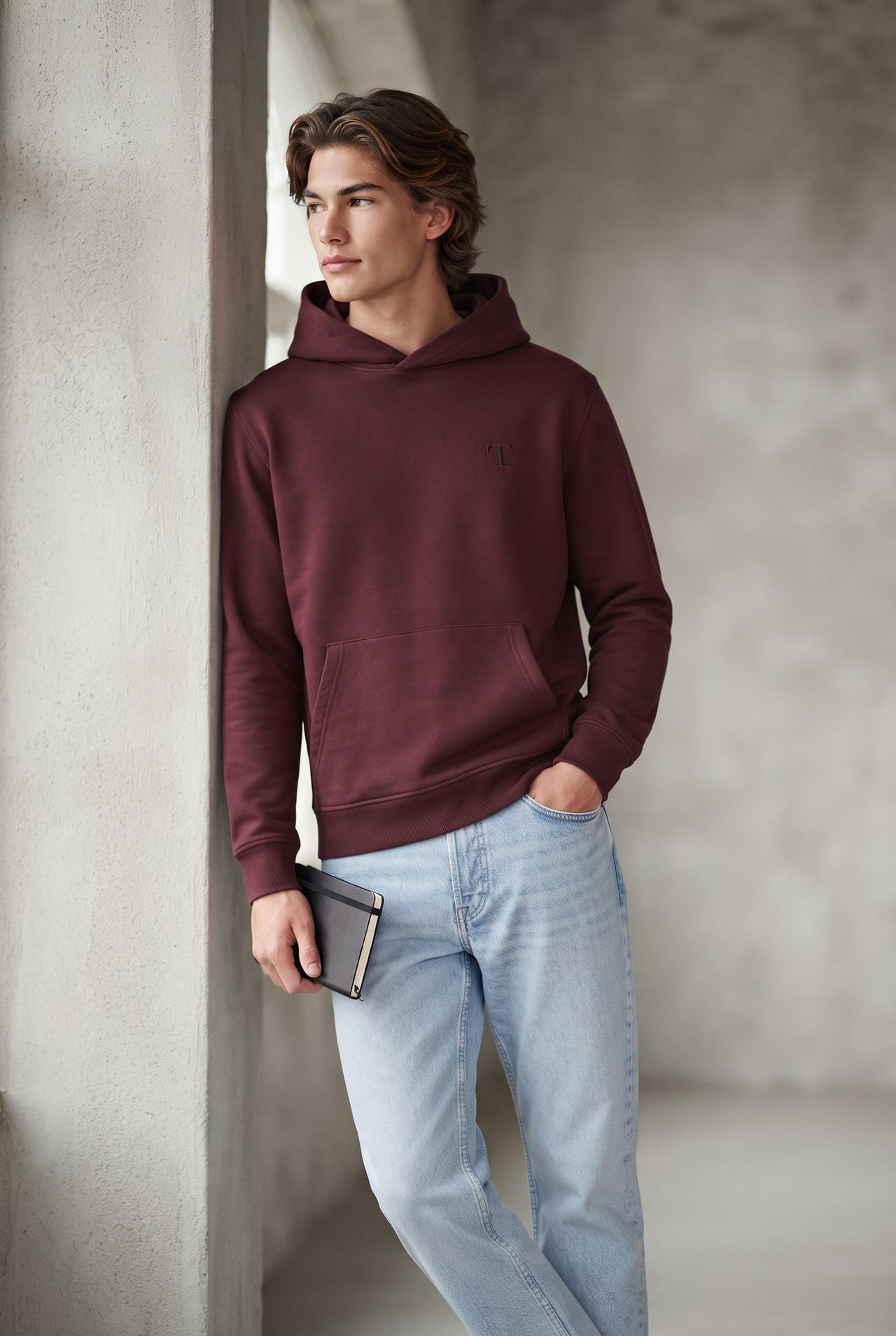 Sudadera unisex con capucha, bolsillo frontal. Chico.