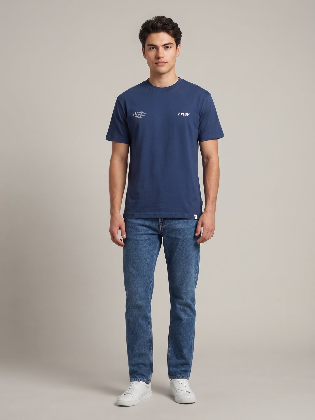 Camiseta  manga corta, cuello redondo  azul marino. Chico.