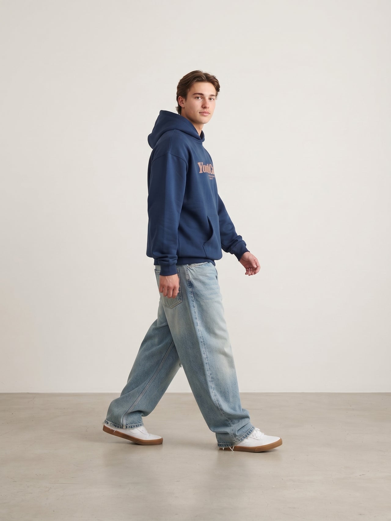 Sudadera con capucha, bolsillo canguro. Chico