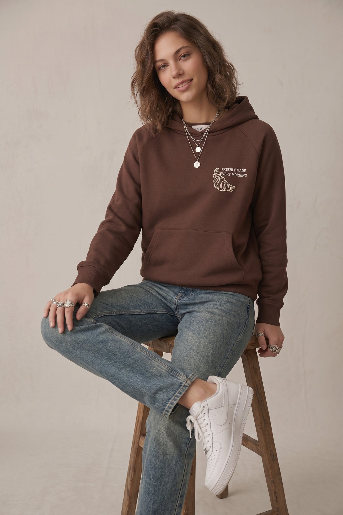 Sudadera capucha gráfico frontal.
