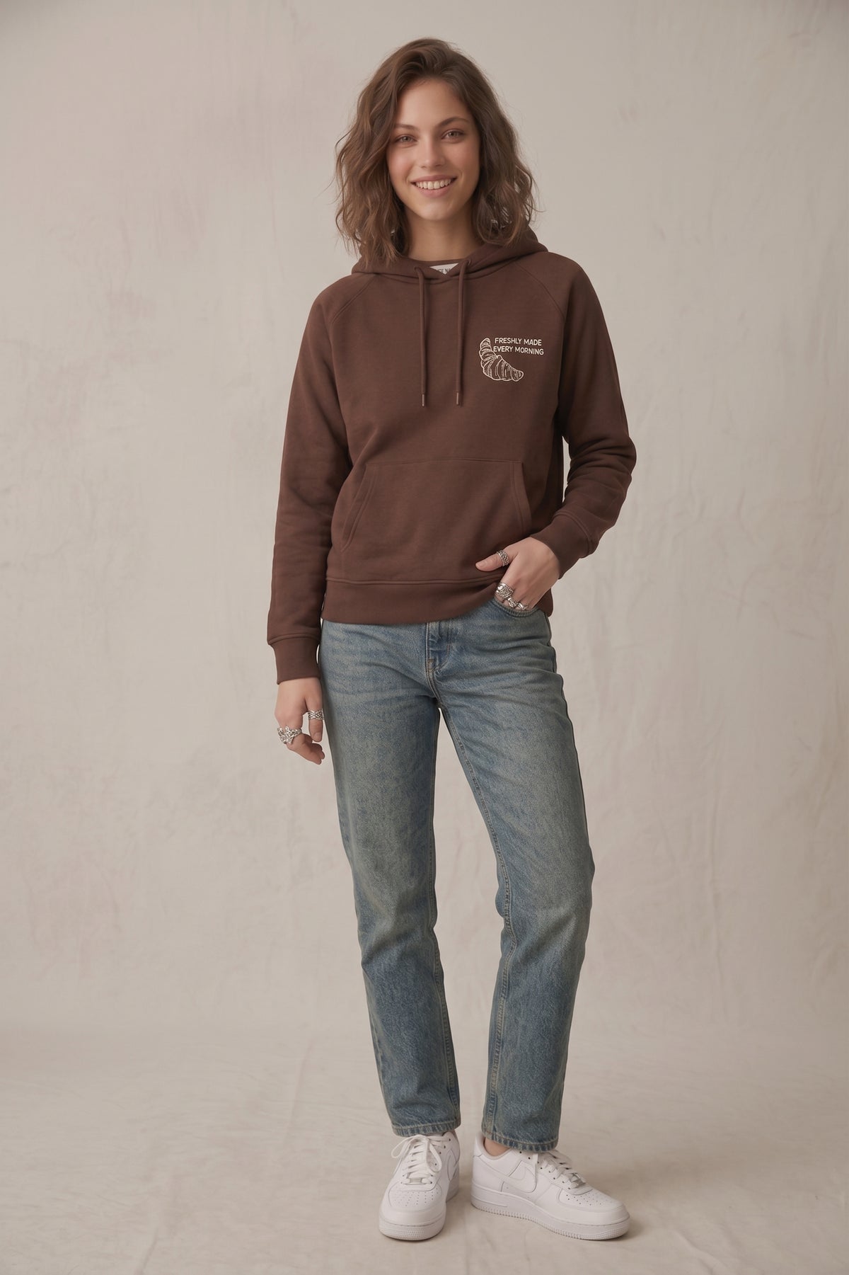 Sudadera capucha gráfico frontal.