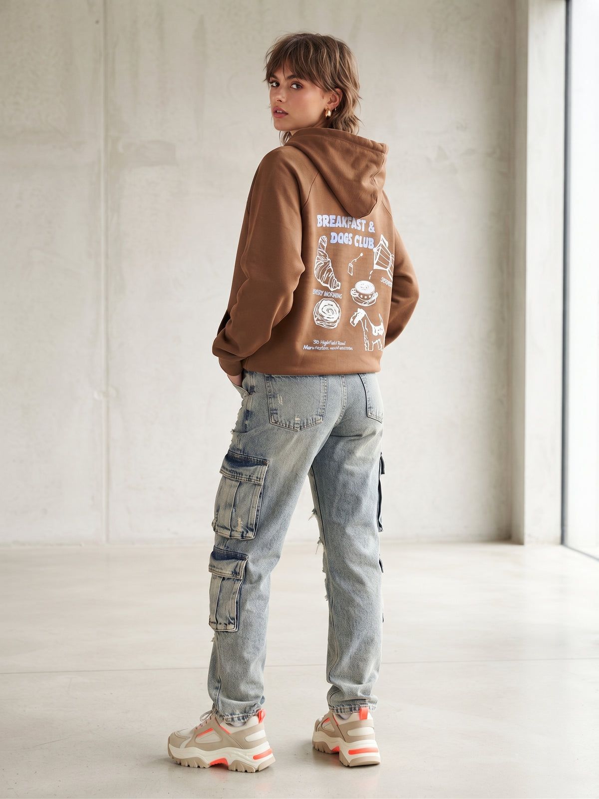 Sudadera capucha gráfico frontal.