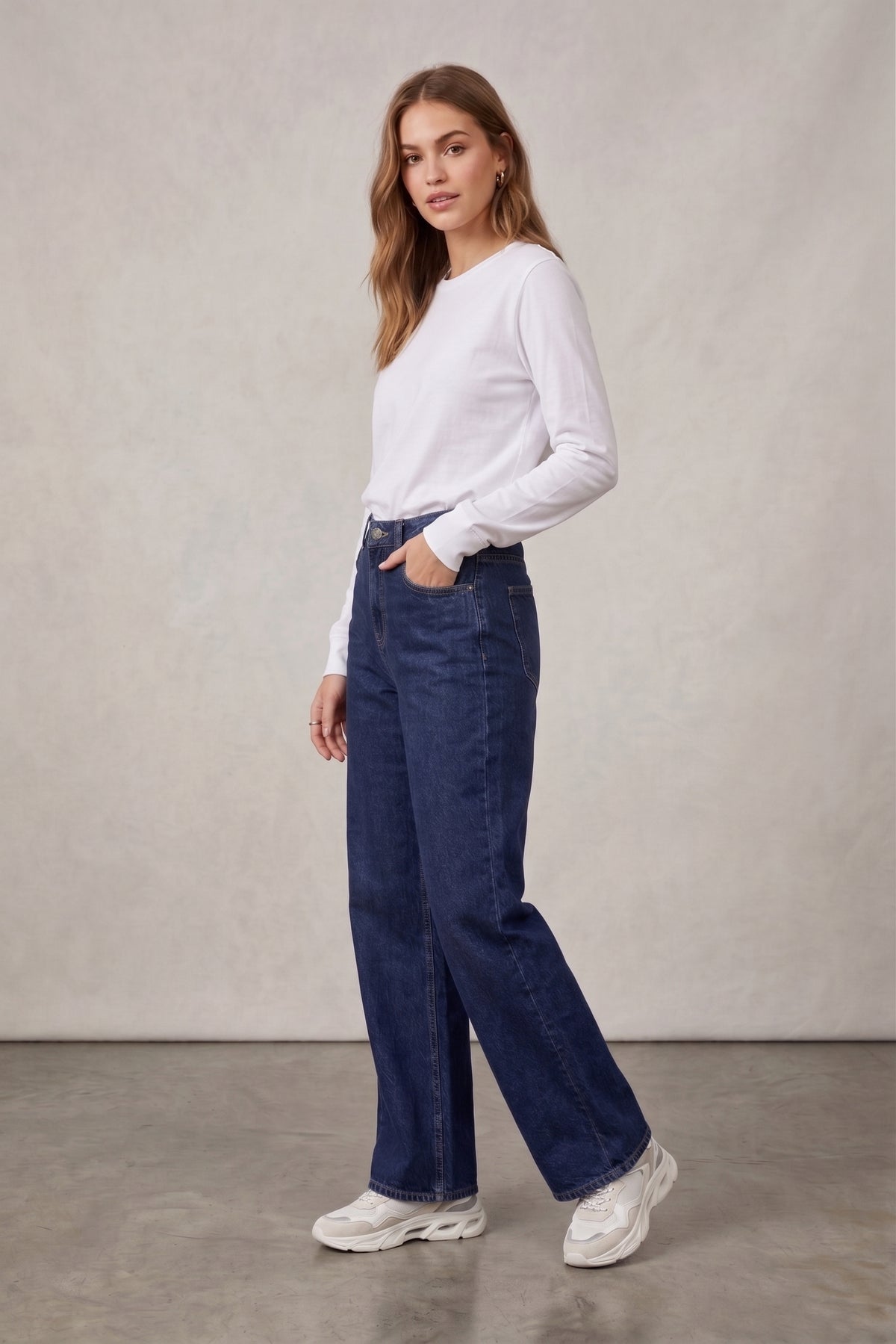 Pantalón vaquero wide leg.