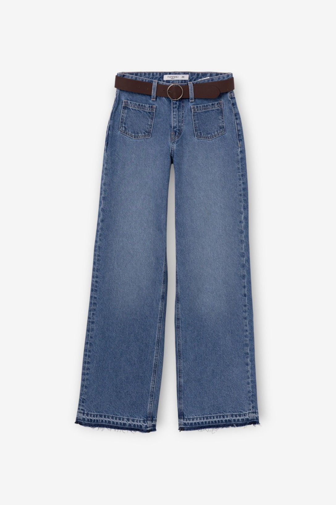 Pantalón vaquero wide leg con cinturón.