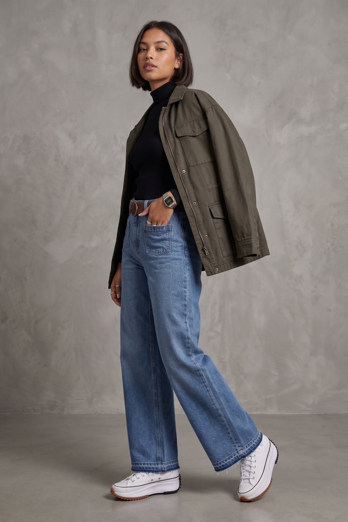 Pantalón vaquero wide leg con cinturón.