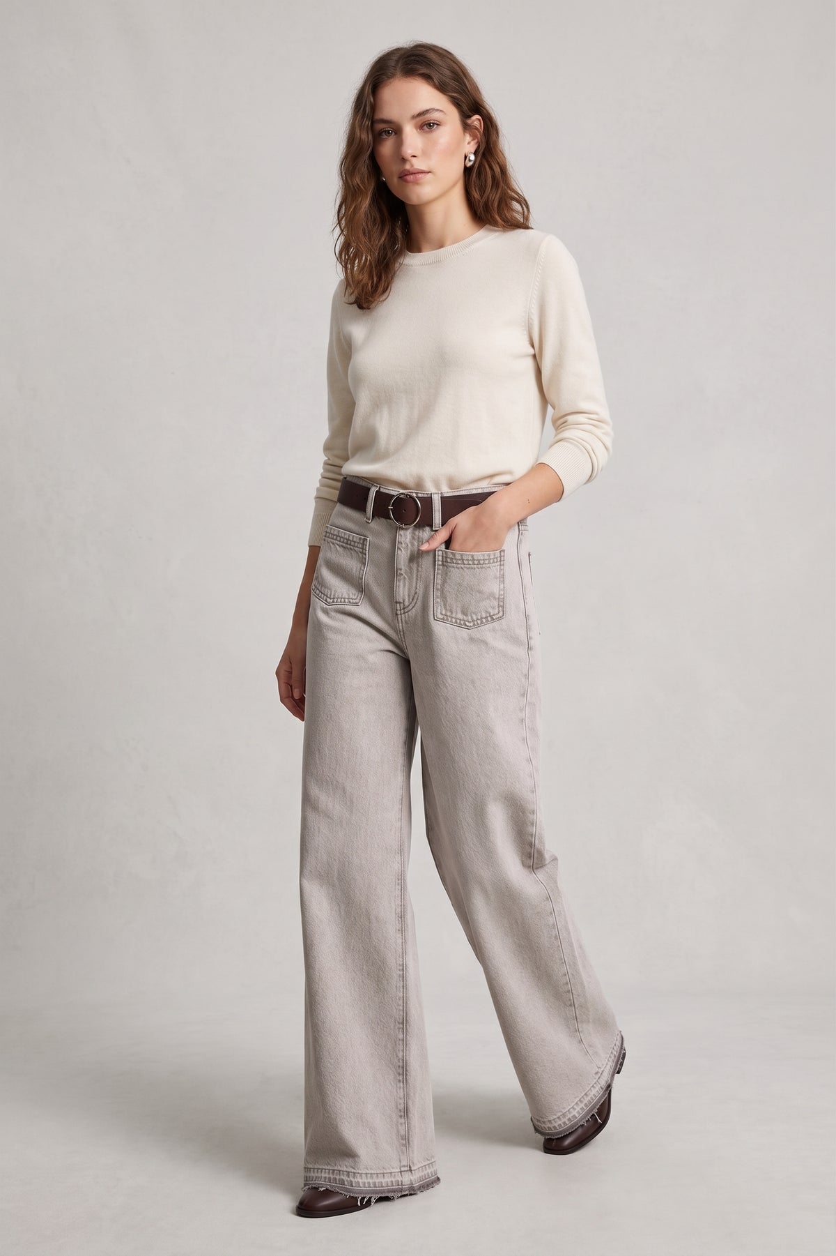 Pantalón vaquero wide leg cintura alta con cinturón, gris
