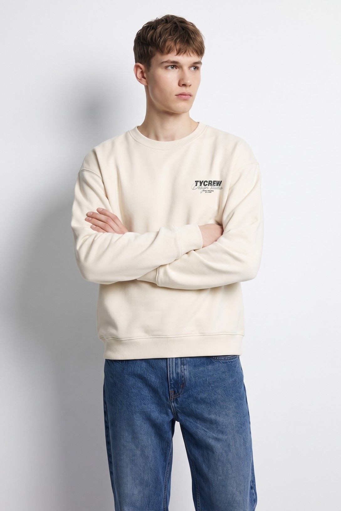 Sudadera sin capucha cuello redondo, beige. Chico.