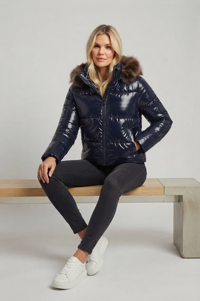 Chaqueta acolchada capucha acharolada azul