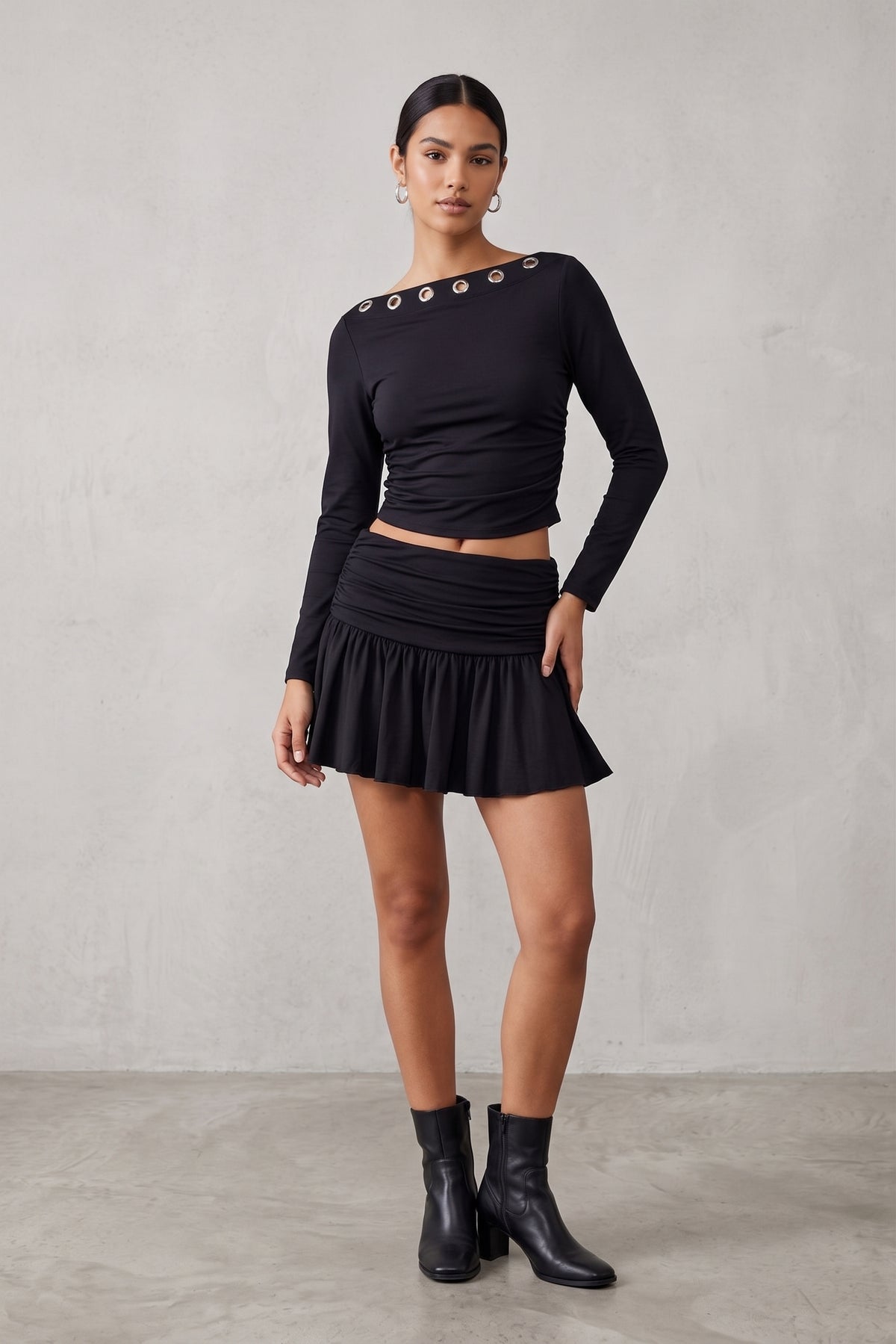 Bermuda efecto minifalda negra