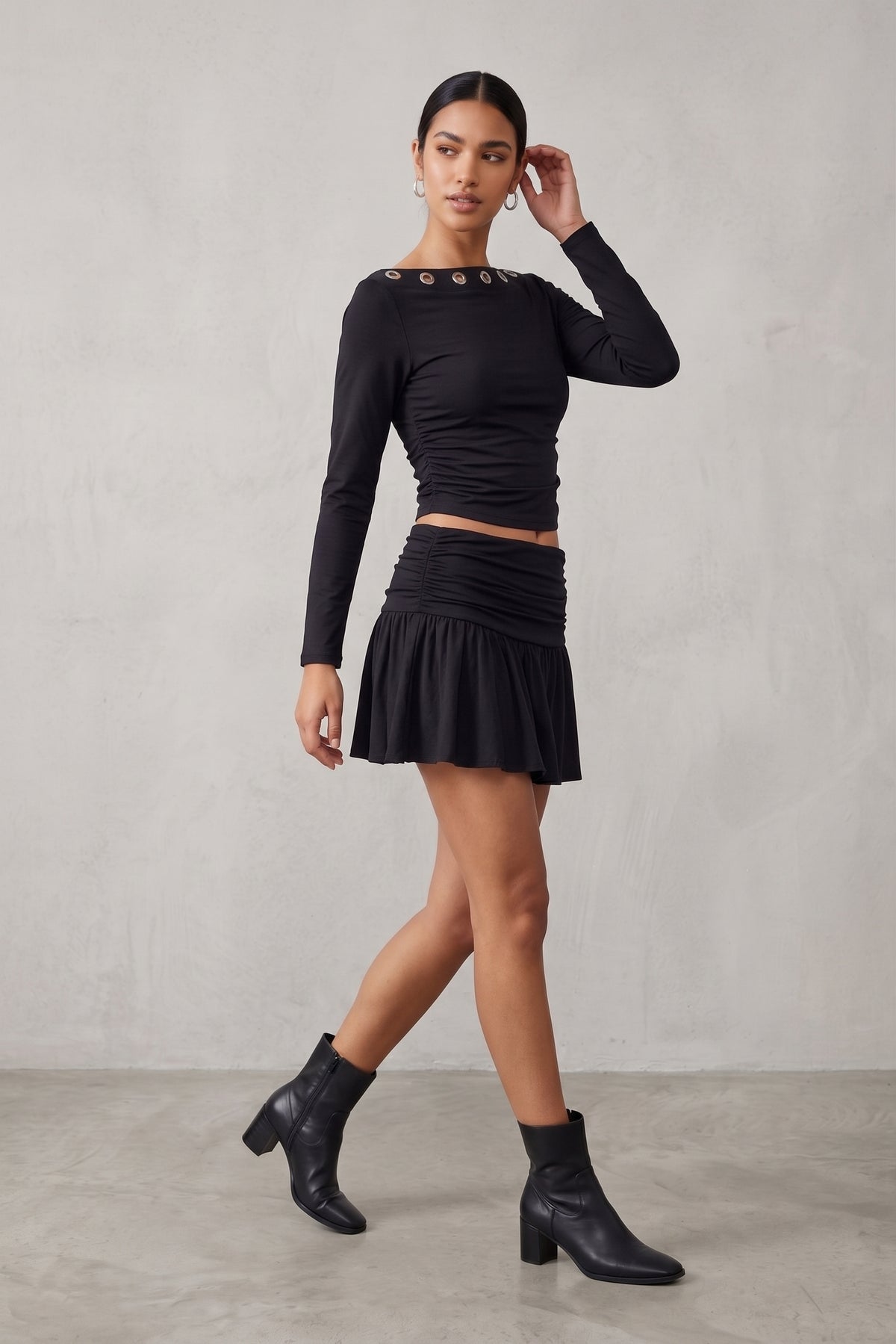 Bermuda efecto minifalda negra