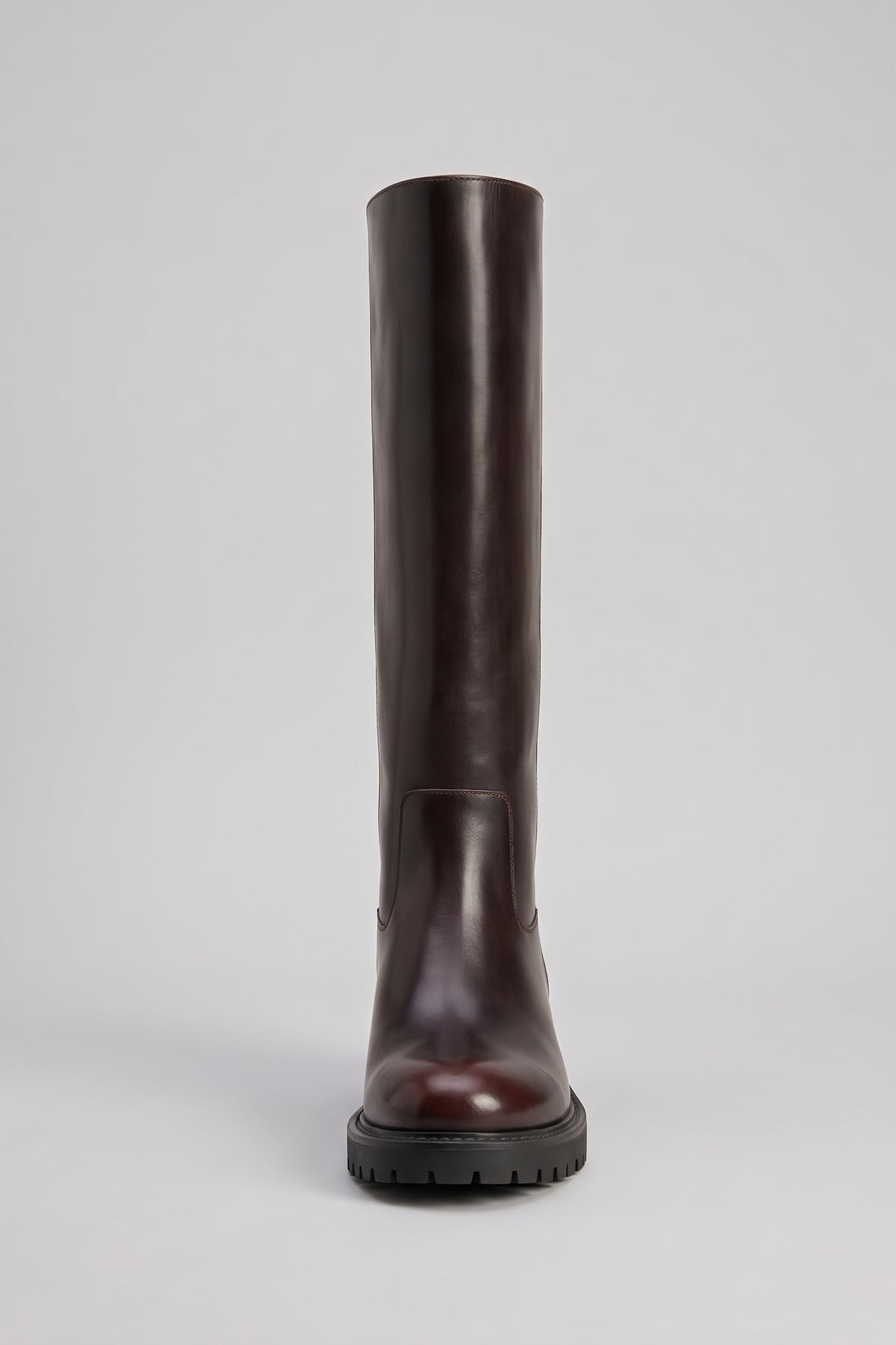 Bota caña alta cremallera tacón bajo, marron oscuro.