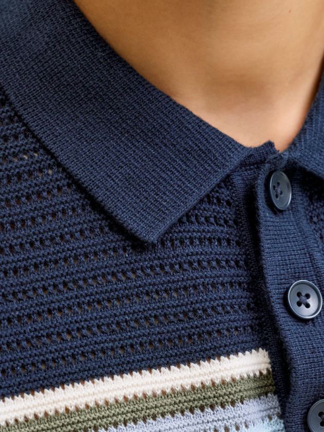 Polo Juvenil a Rayas con Cuello Clásico.