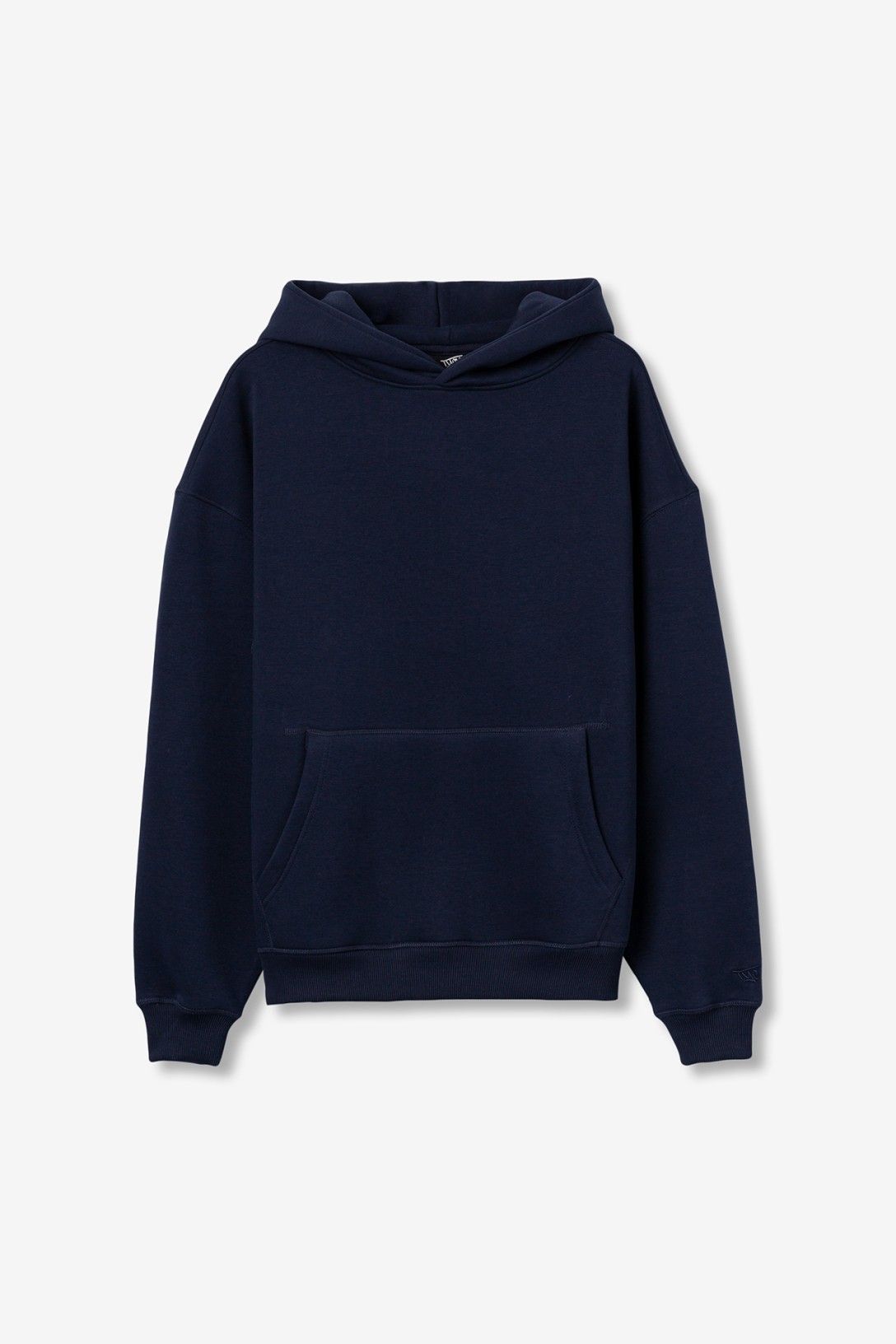 Sudadera azul marino con capucha, bolsillo canguro. Chico