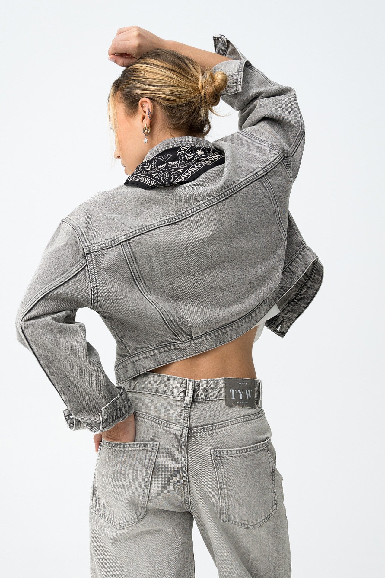 Cazadora vaquera gris chica