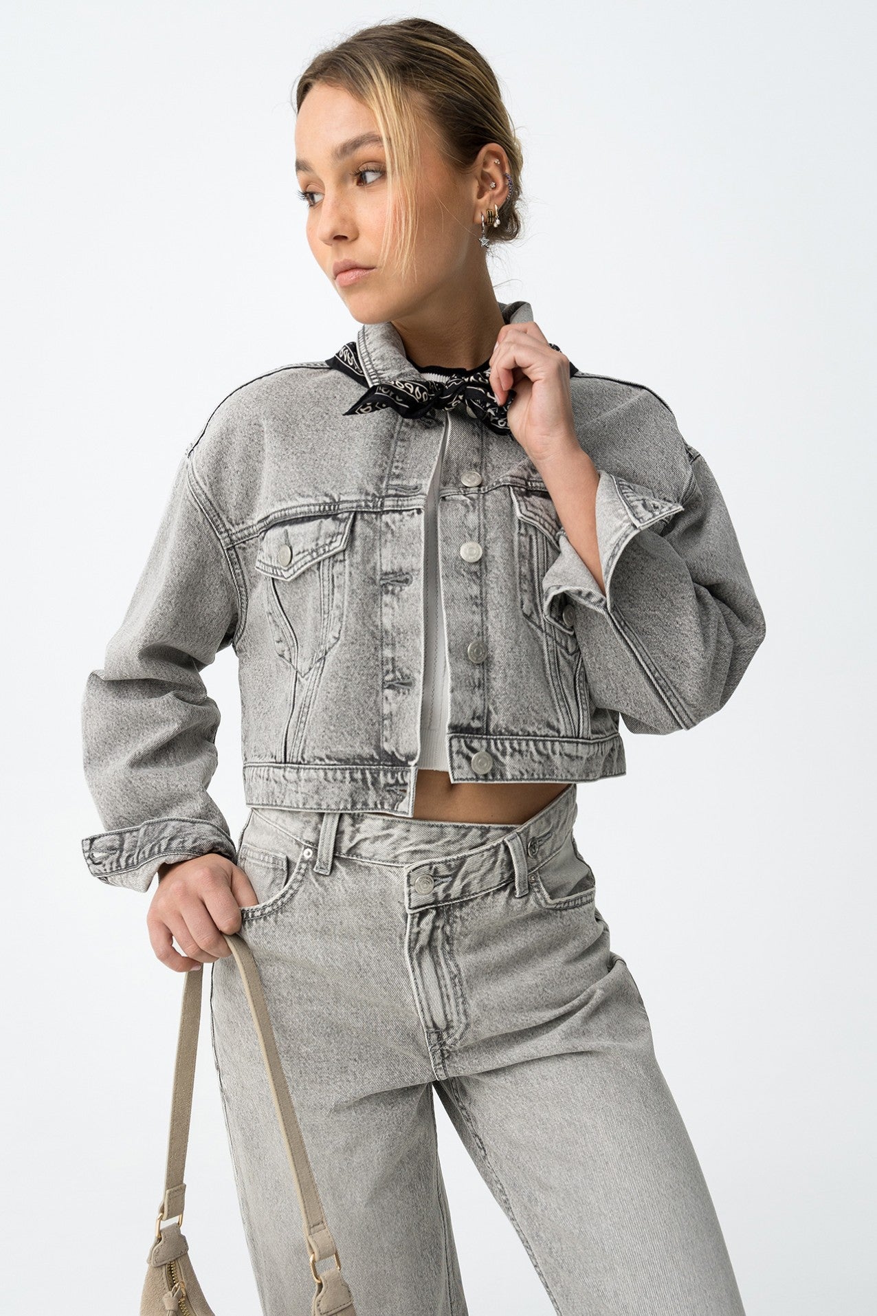 Cazadora vaquera gris chica