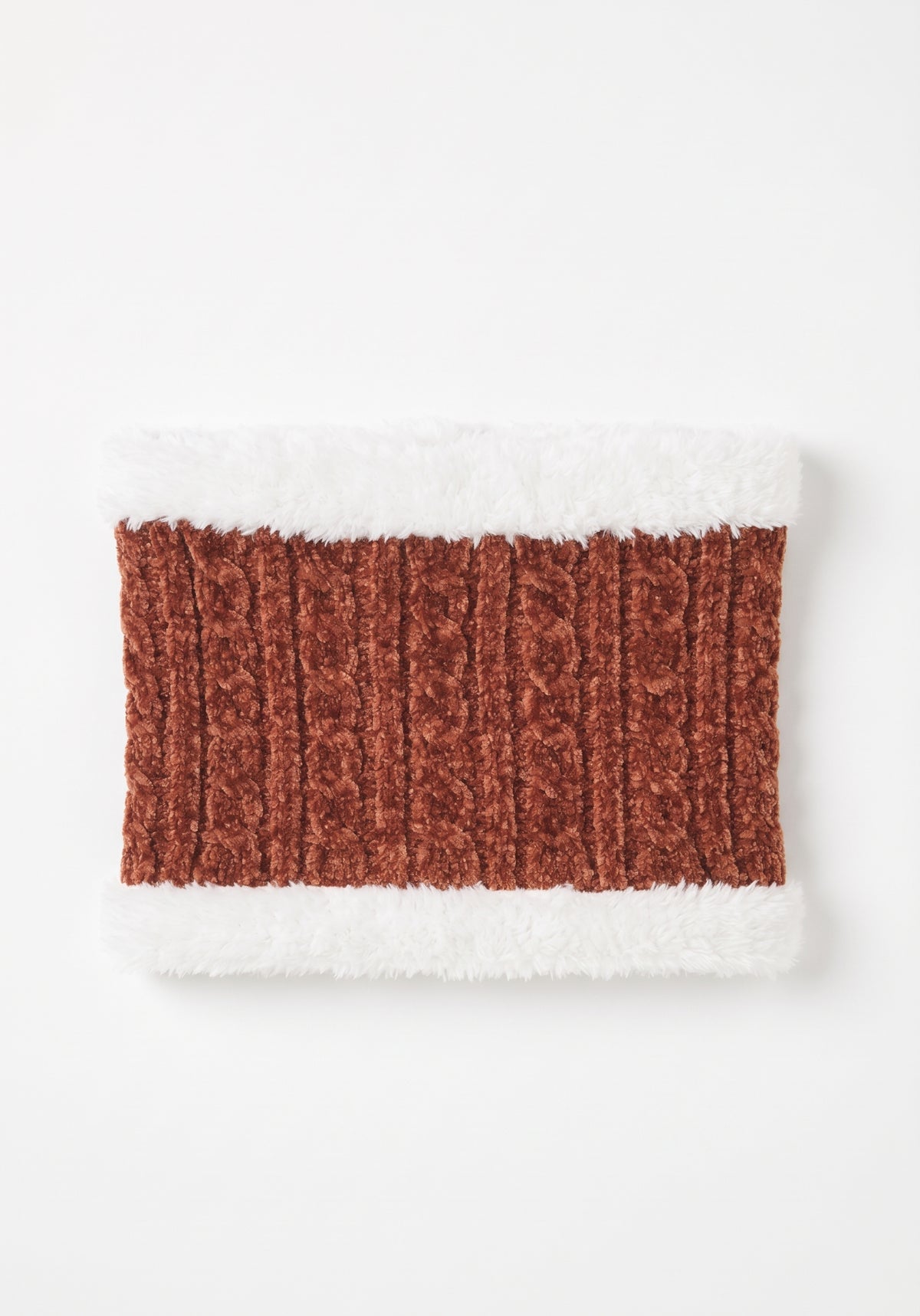Cuello trenzado con pelo, varios colores