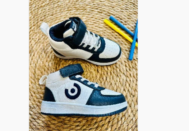 Zapatilla Deportiva Luz High Letter