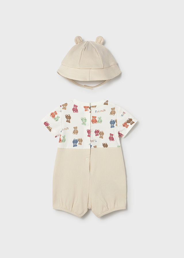 Conjunto  2 piezas con peto y gorro.
