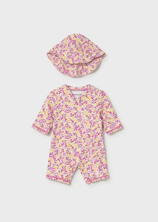 Conjunto de baño con gorro bebé
