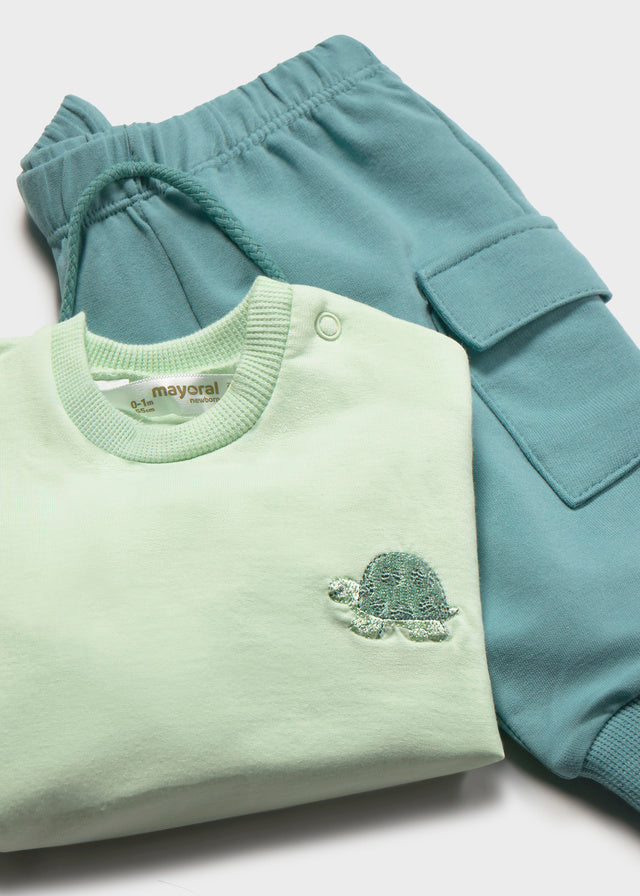Conjunto punto 4 piezas : 2 sudaderas + 2 pantalones.