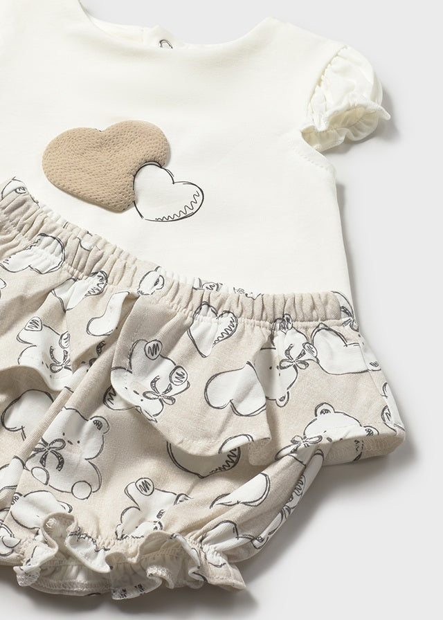 Pack bebé niña 4 piezas: camiseta y  cubrepañal.