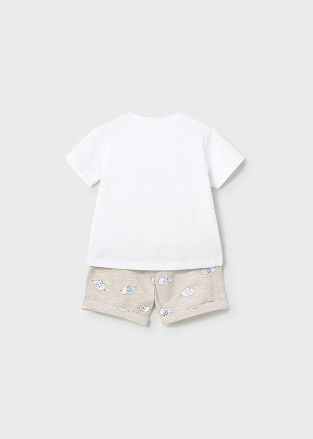 Conjunto  4 piezas, dos camisetas y dos shorts.