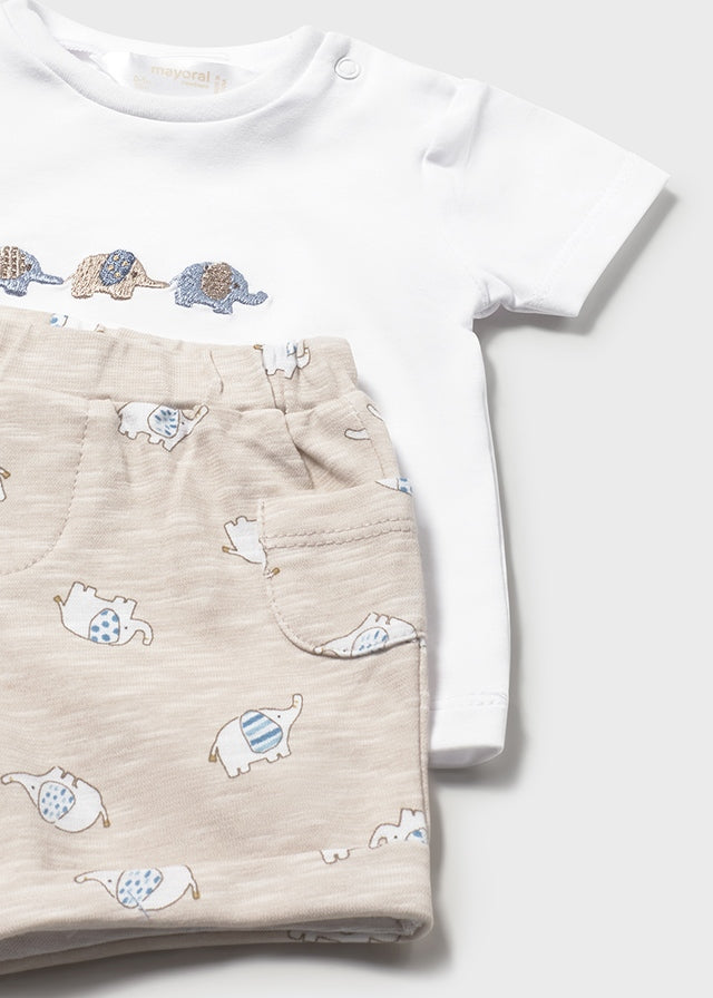 Conjunto  4 piezas, dos camisetas y dos shorts.