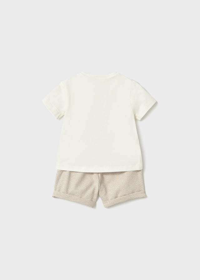 Conjunto  4 piezas, dos camisetas y dos shorts.