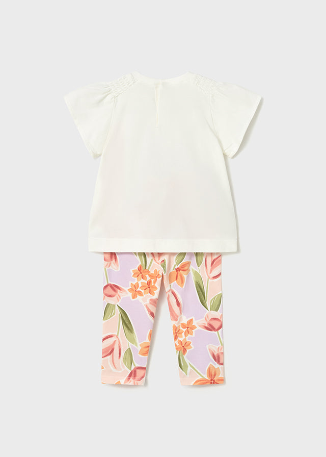 Conjunto legging y camiseta floral.