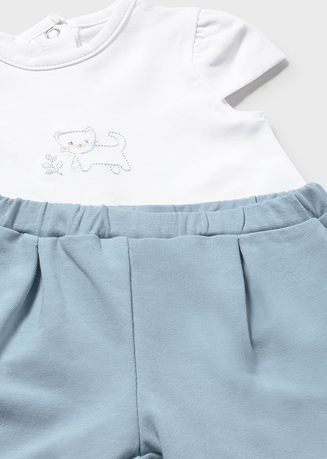 Conjunto bebé 3 piezas camiseta, blusa y legging.