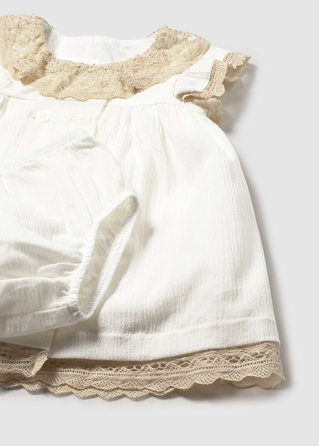 Conjunto bebé vestido y braguita con encaje