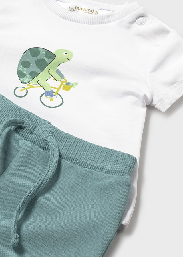 Conjunto bebé de 3 piezas con camiseta, chaqueta y pantalón