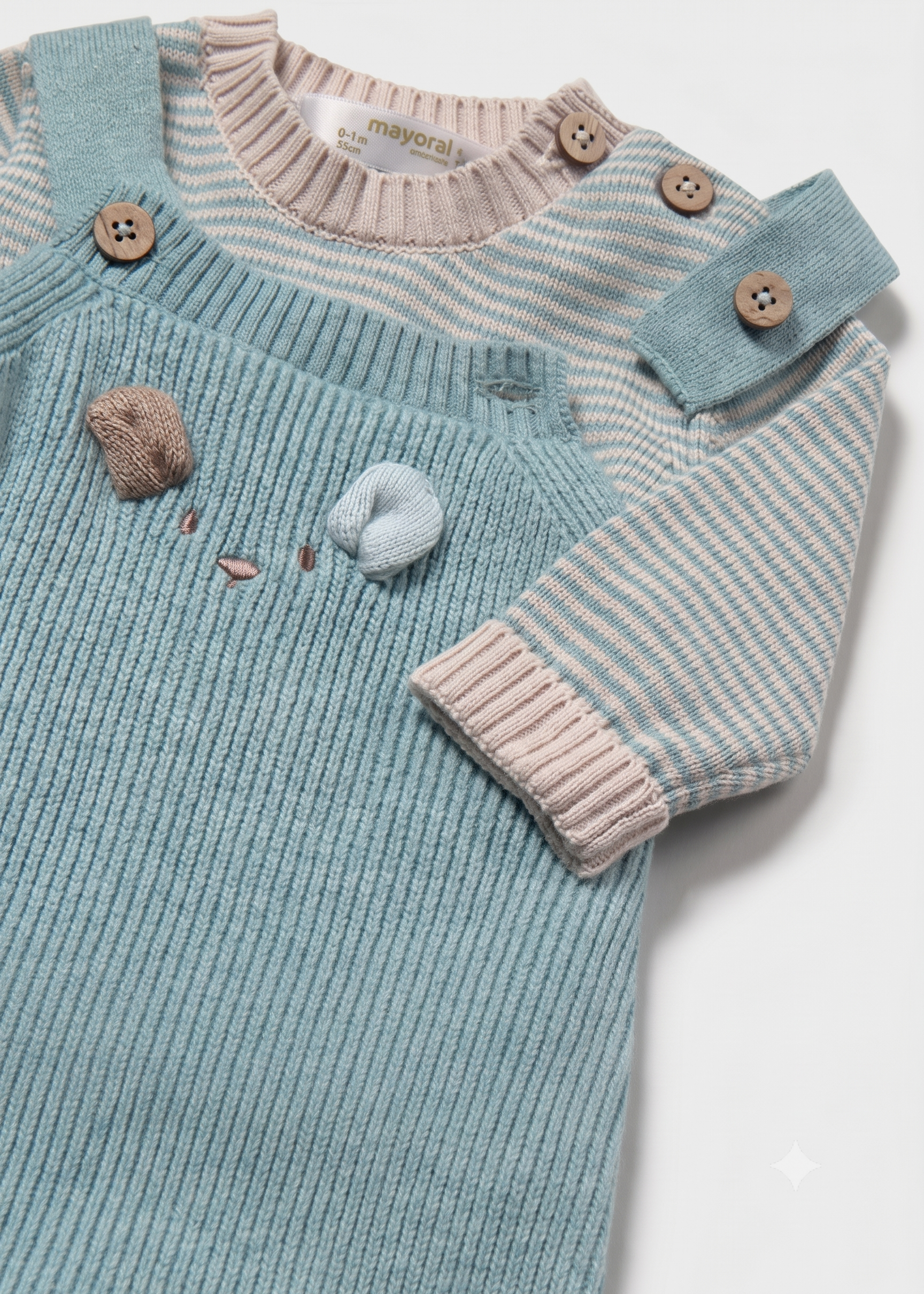 Conjunto peto y camiseta tricot bebé niño.