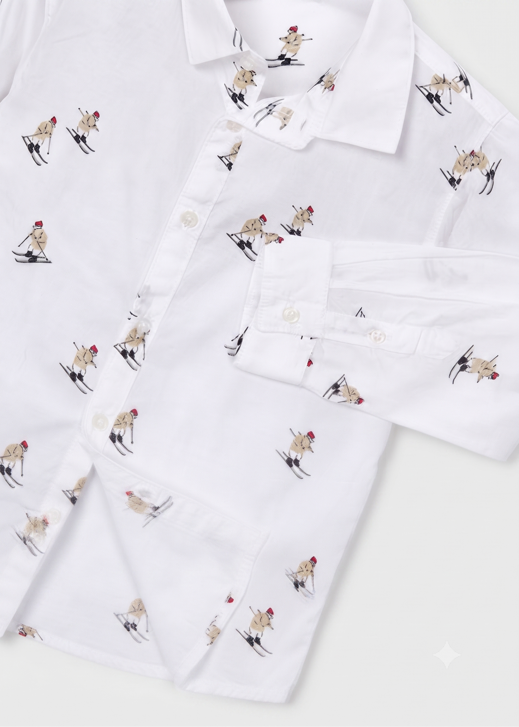 Camisa manga larga  estampado esquiadores color blanco, niño.