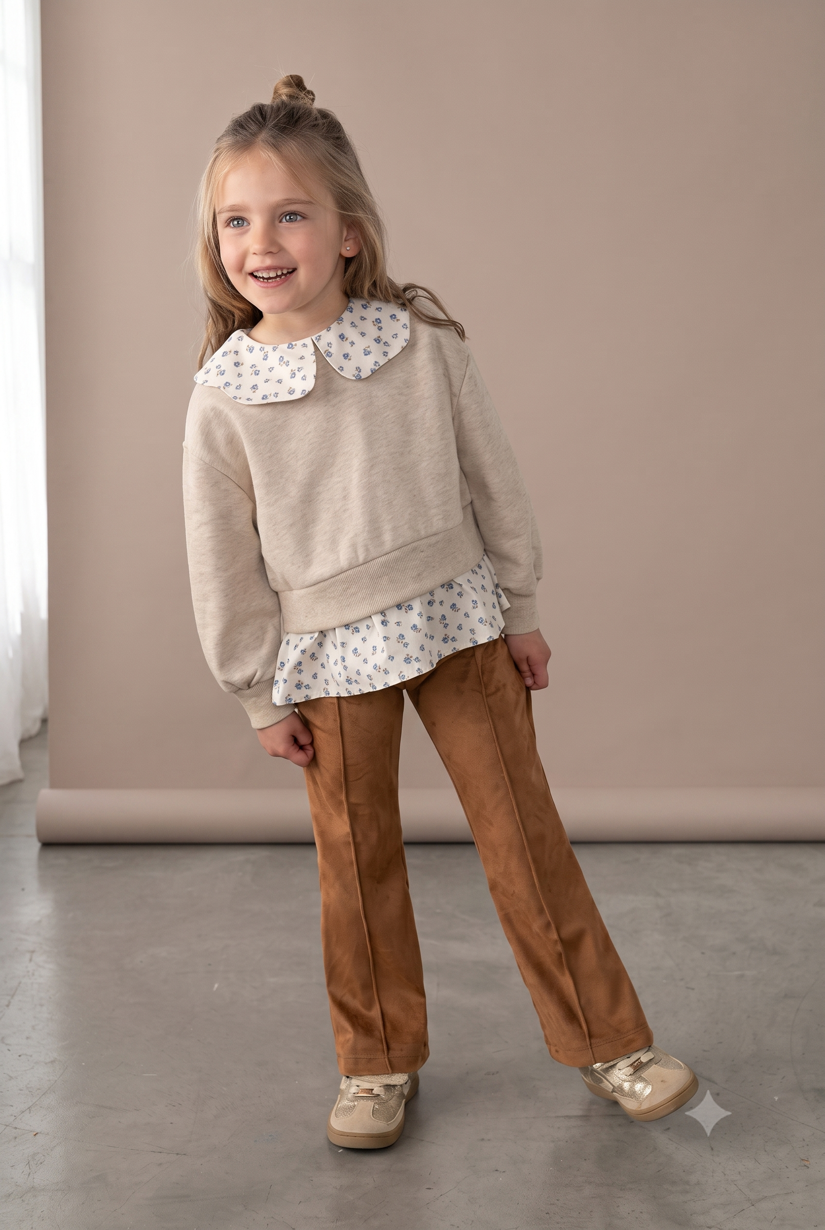 Conjunto de dos piezas: leggings antelina y sudadera.
