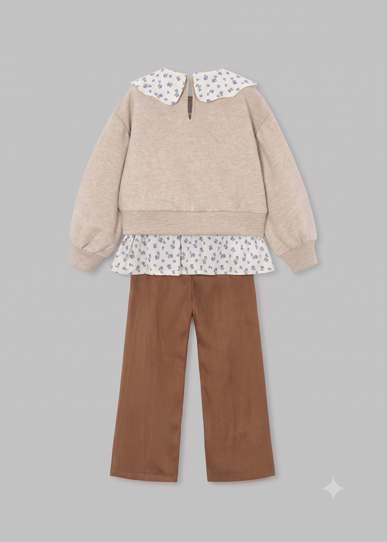 Conjunto leggings antelina y sudadera  cuello y bajo de camisa niña.
