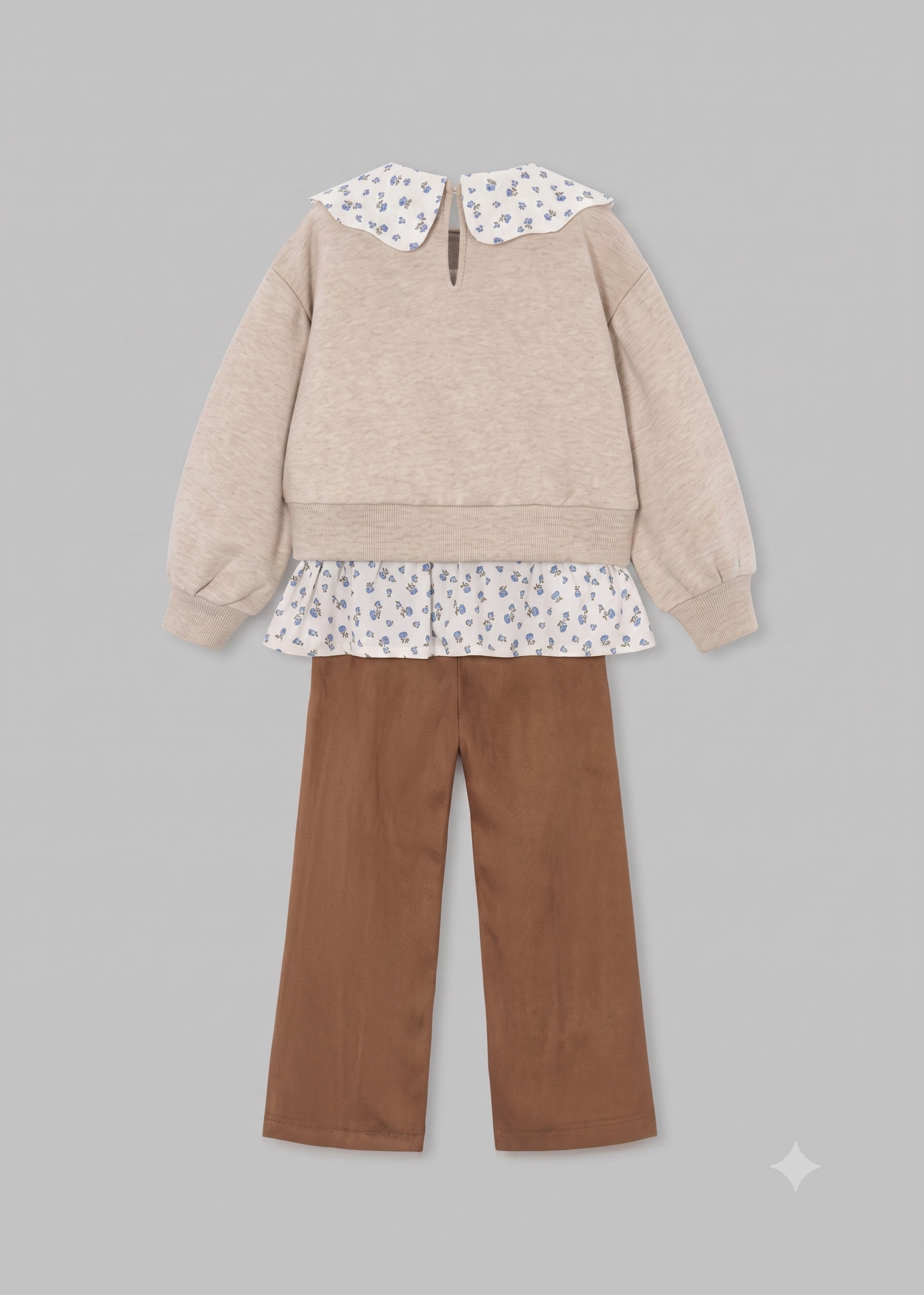 Conjunto de dos piezas: leggings antelina y sudadera.