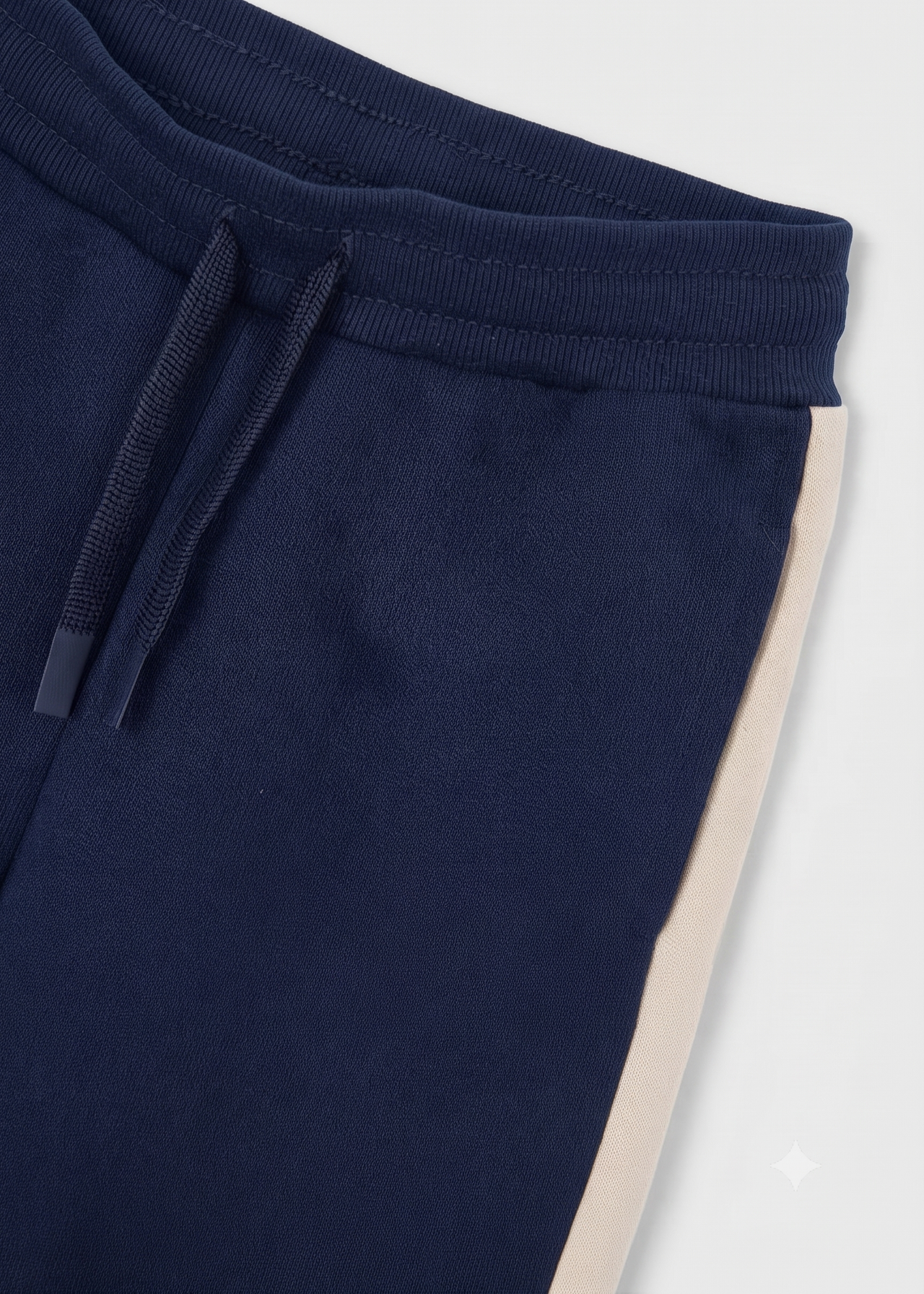 Conjunto deportivo de chaqueta y dos pantalones, niño.