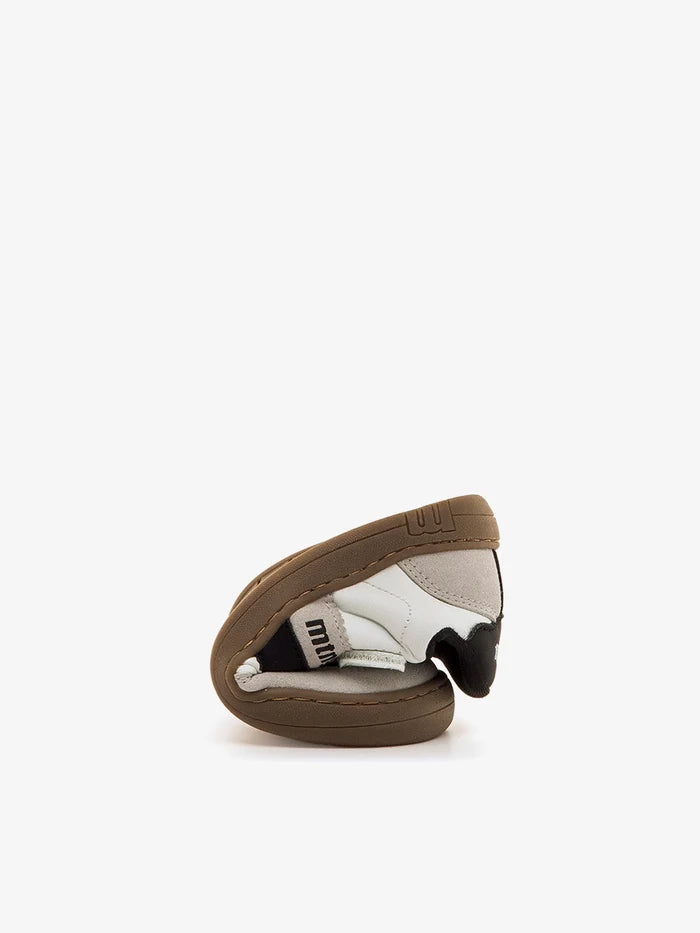 Zapatilla deportiva un velcro niño