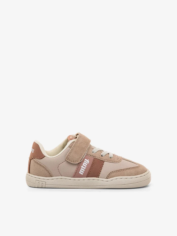 Zapatilla deportiva un velcro niña