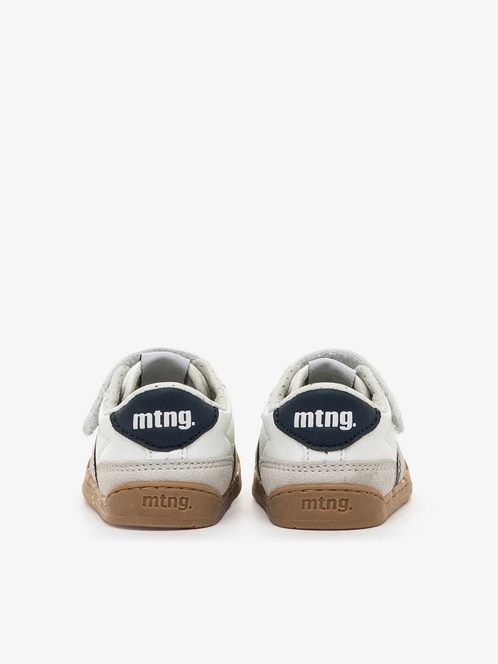 Zapatilla deportiva un velcro bebé